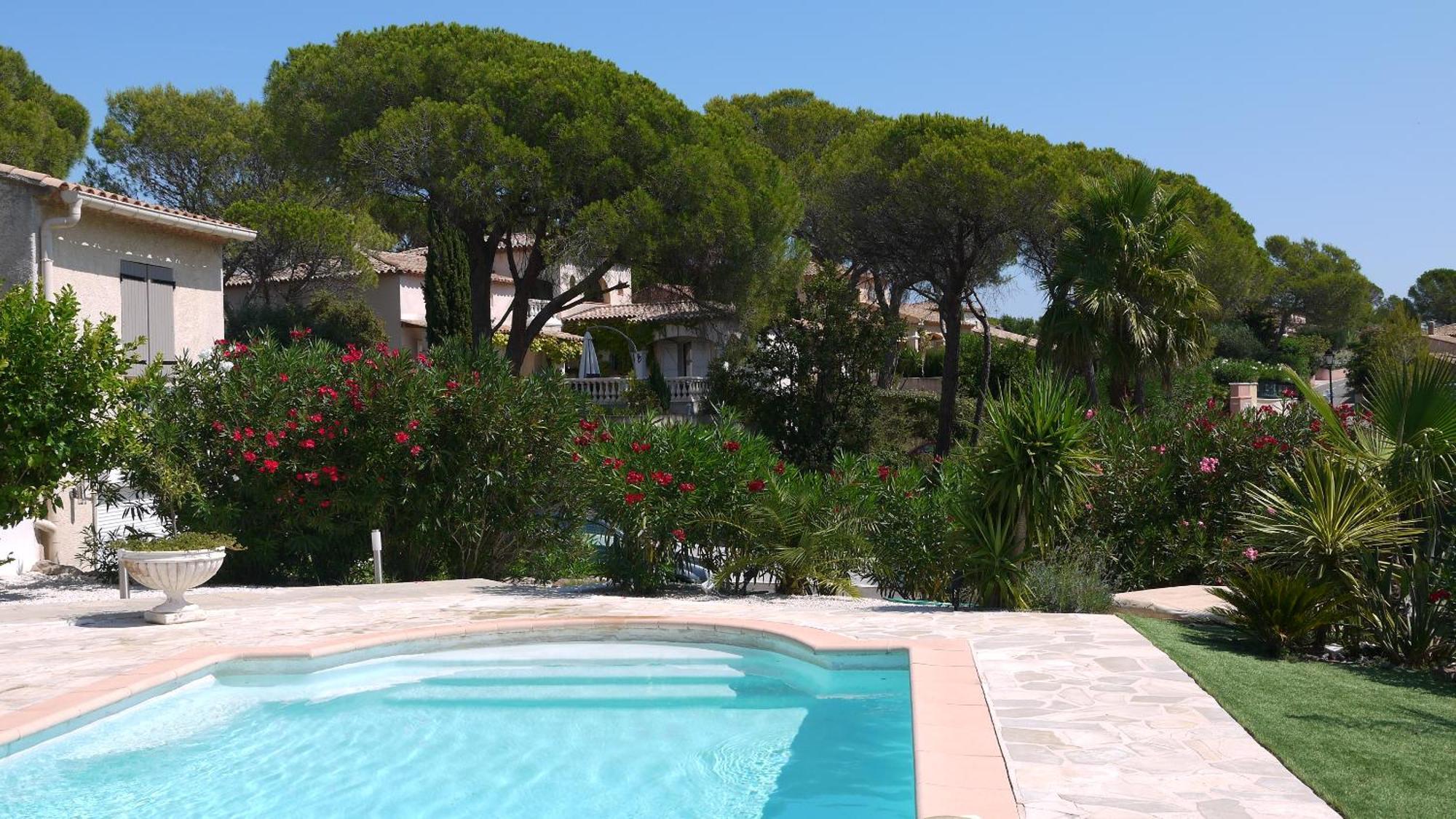 Grand Appartement Dans Maison Avec Piscine Privee Fréjus 外观 照片